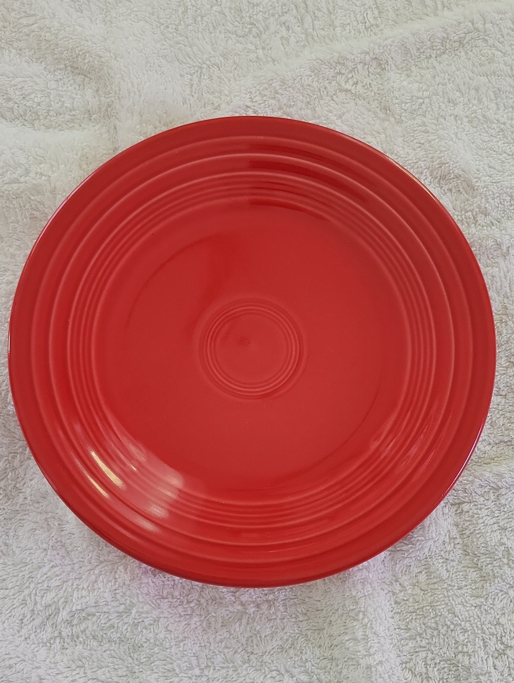 Homer Laughlin Fiesta  Red Glazed Ceramic 9" Dinner Plate Light Wear.